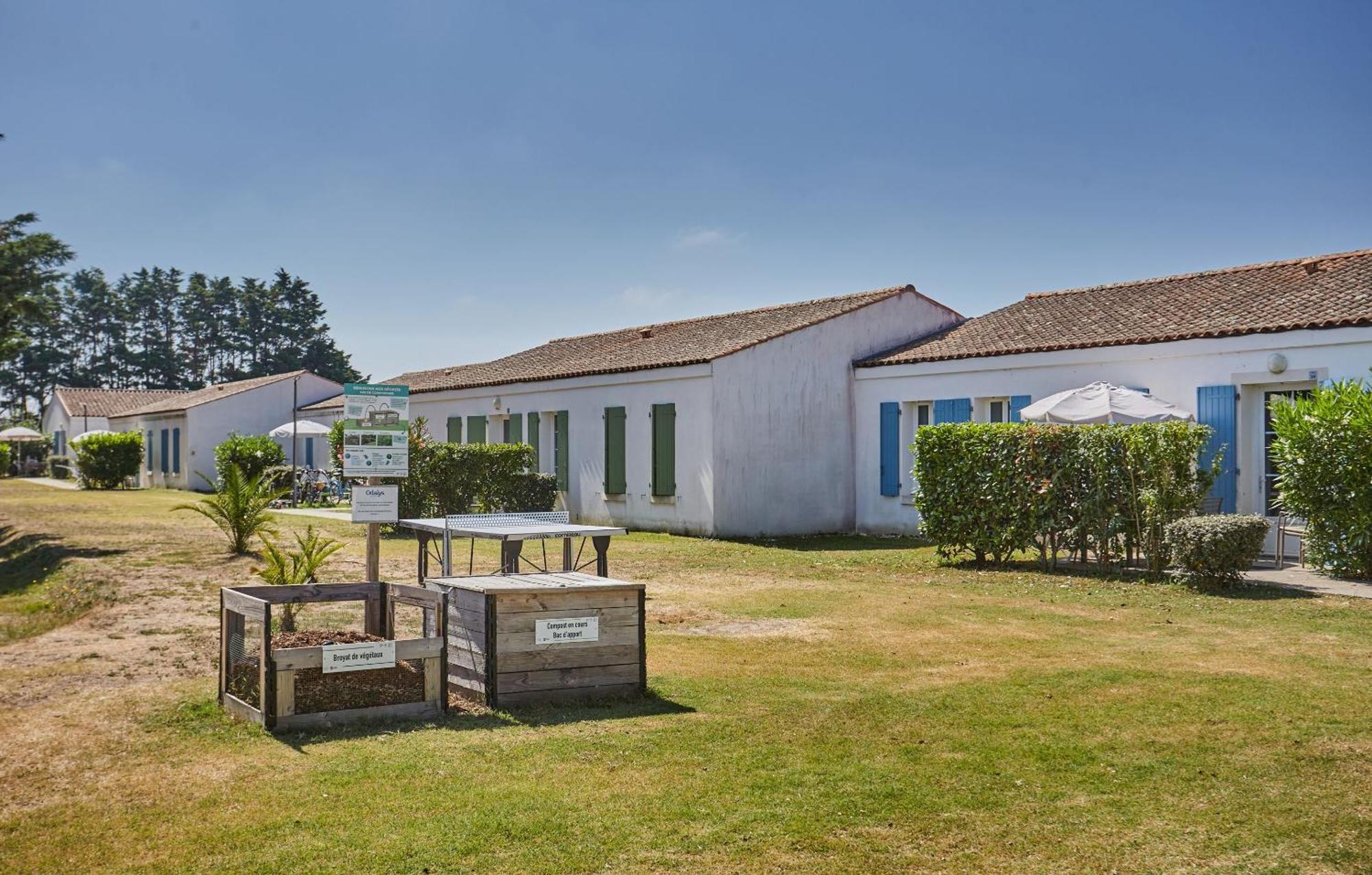 Residence Odalys Terre Marine Saint-Pierre-d'Oleron Bagian luar foto