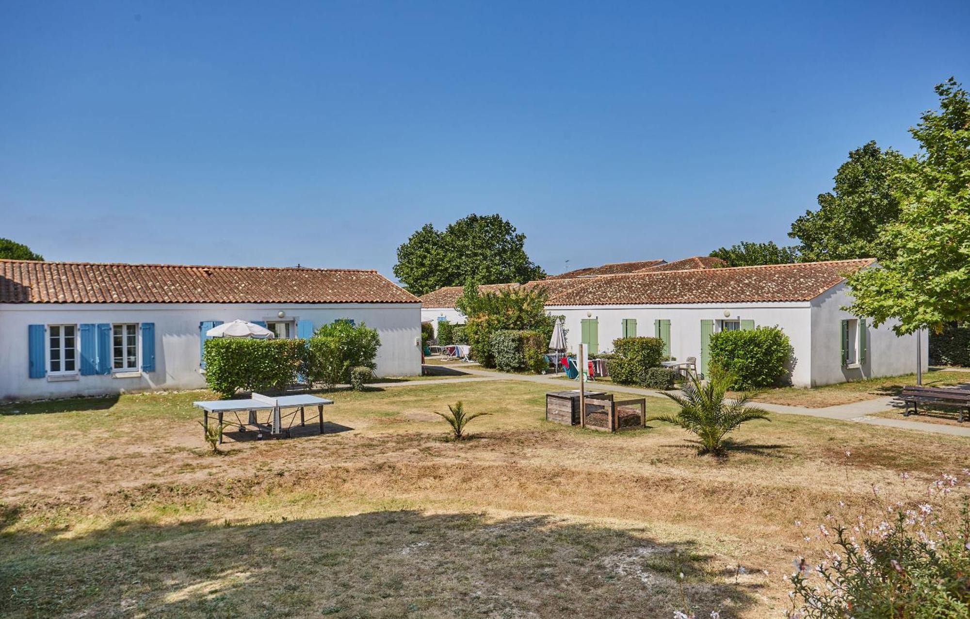 Residence Odalys Terre Marine Saint-Pierre-d'Oleron Bagian luar foto